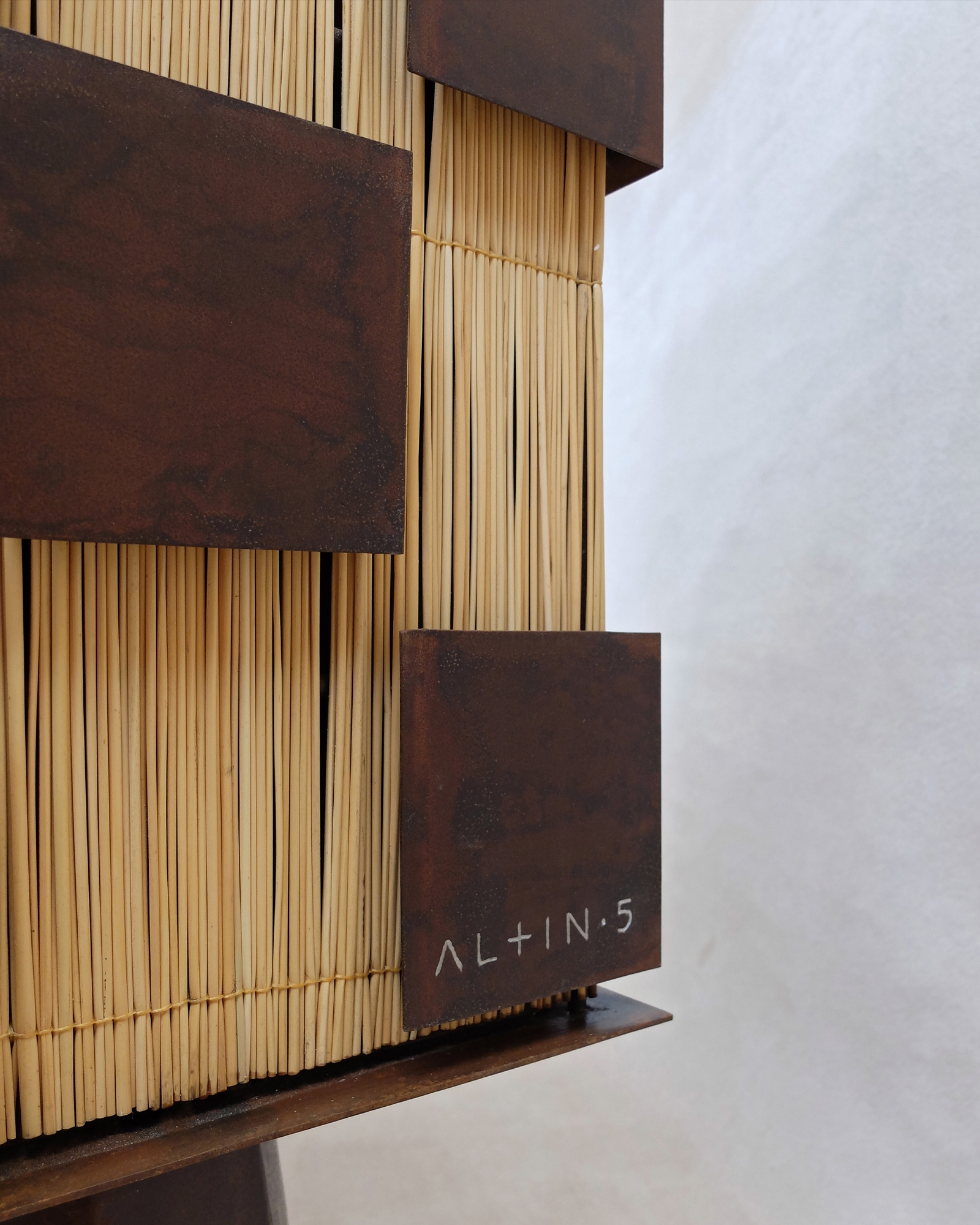 Ganymède Cabinet, Orbite, Altin Studio 06